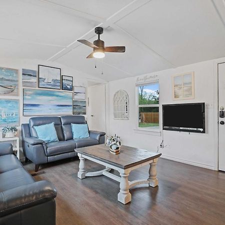 Pet-Friendly Lake Dallas Home Near Lewisville Lake Εξωτερικό φωτογραφία